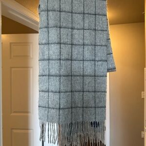 NWOT The Tie Bar Gray Checkered Wool Scarf